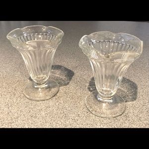 2 Vintage Style Ice Cream 🍨 / Desert Glasses